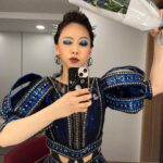 Hong Ji-hee Instagram - #sixthemusical #CatherineParr 첫 공연이 올라갔어요! 캐thㅓ린 파 그녀가 어딘가에서 함께 목소리를 내주고 있다 느껴요 고맙고 또 어깨가 무겁고 이 책임감이 날 더 강하게 만듭니다 우리 열두명의 왕비들 존경하고 코엑스 뚜껑 날리는 함성소리로 공연을 완성시켜주신 관객분들 사랑해요 자 우린 이제 시작이니까요! 버텨준 내 도가니 고맙다 앞으로도 잘 부탁해 코엑스아티움