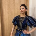 Hong Ji-hee Instagram - #sixthemusical #CatherineParr 첫 공연이 올라갔어요! 캐thㅓ린 파 그녀가 어딘가에서 함께 목소리를 내주고 있다 느껴요 고맙고 또 어깨가 무겁고 이 책임감이 날 더 강하게 만듭니다 우리 열두명의 왕비들 존경하고 코엑스 뚜껑 날리는 함성소리로 공연을 완성시켜주신 관객분들 사랑해요 자 우린 이제 시작이니까요! 버텨준 내 도가니 고맙다 앞으로도 잘 부탁해 코엑스아티움