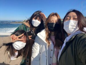 Hong Ji-hee Instagram - 가로모음🙂
고생하신 모든 분들, 큰 사랑 보내주신 모든 분들 
감사합니다!

#빅마우스