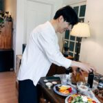 Hong Ji-hee Instagram - 또 남호오빠 덕분에 힘 얻고 가는 하루 오빠를 보면서 사랑하는 사람들은 이렇게 챙겨야 한다는 걸 배우는거 같아🤍 근데 우리 이제는 시켜먹으까? 고생 고만하고ㅠㅠ 김폼폼, 김탄탄! 엄마 아빠 말 잘듣고 임마 구염둥이들아 4시간 너무 부족했어 (나 때문에…) 또 모여 또 만나 제발
