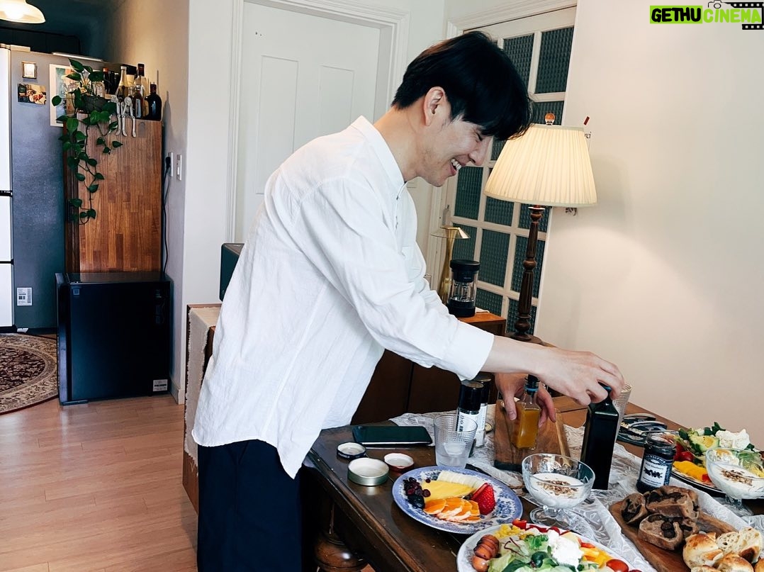 Hong Ji-hee Instagram - 또 남호오빠 덕분에 힘 얻고 가는 하루 오빠를 보면서 사랑하는 사람들은 이렇게 챙겨야 한다는 걸 배우는거 같아🤍 근데 우리 이제는 시켜먹으까? 고생 고만하고ㅠㅠ 김폼폼, 김탄탄! 엄마 아빠 말 잘듣고 임마 구염둥이들아 4시간 너무 부족했어 (나 때문에…) 또 모여 또 만나 제발