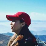 Hong Ji-hee Instagram – 산에서 거의 날라다니는 울 엄마ㅋ
오랜만에 무릎이 아프지 않은 산행이라 정말 감사했다(ง’̀-‘́)ง 
운동을 좀 꾸준히 잘 해보자!