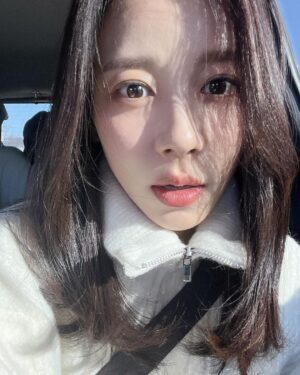 Hong Ji-hee Instagram - 겨울+아침촬영+감기🤧
내일 쉰다. 쉰다! 쉰다!!!!! 뭐 먹을까