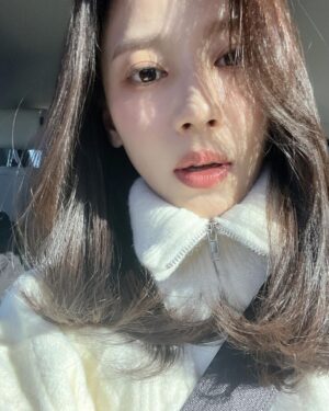 Hong Ji-hee Instagram - 겨울+아침촬영+감기🤧
내일 쉰다. 쉰다! 쉰다!!!!! 뭐 먹을까