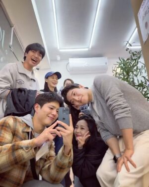Hong Ji-hee Instagram - 귀엽고 웃기고 괜히 찡하고 ㅂ ㅏ보같고 이뻐 죽겠는 꼭 안아주고픈 박정분 추남원이
나하나는 나 하나다
아임더원