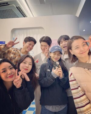Hong Ji-hee Instagram - 귀엽고 웃기고 괜히 찡하고 ㅂ ㅏ보같고 이뻐 죽겠는 꼭 안아주고픈 박정분 추남원이
나하나는 나 하나다
아임더원