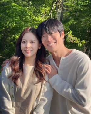 Hong Ji-hee Instagram - 경이로운 소문2가 끝이 났습니다
사랑해주신 분들, 고생하신 모든 분들 감사합니다
그리고 매 순간 진실하게 연기할 수 있게 도와준 가장 고마운 선규오빠! 모든게 오빠 덕이고요 오빤 정말 최고!!