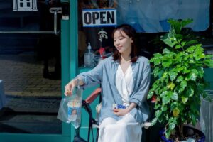 Hong Ji-hee Instagram - 넘치게 받은 사랑 잘 베풀면서 단단하고 다정하게 잘 살아야겠습니다
고마워요