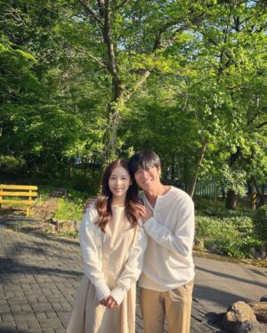 Hong Ji-hee Instagram - 경이로운 소문2가 끝이 났습니다
사랑해주신 분들, 고생하신 모든 분들 감사합니다
그리고 매 순간 진실하게 연기할 수 있게 도와준 가장 고마운 선규오빠! 모든게 오빠 덕이고요 오빤 정말 최고!!