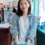 Hong Ji-hee Instagram – 20230727 생일, 0728 데뷔 5000일

고맙고, 미안하고, 부끄럽고, 신기하고 ..
생각의 끝에서는 마치 약속하듯이 마음을 더 굳게 먹게 되는 그런 날