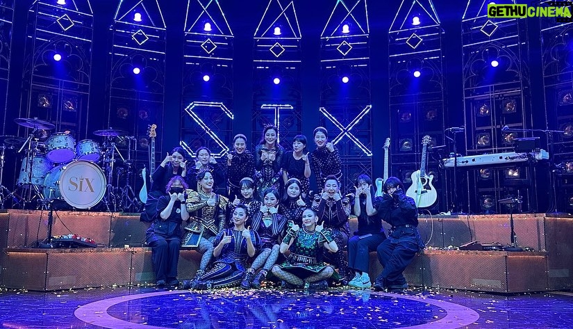 Hong Ji-hee Instagram - SIX THE MUSICAL λ! πππ€β€οΈπ©·ππ μ¬μ§μ νκ·Έ λ€ ν λ €κ³ νλλ°; κ²μλ¬ΌλΉ 20λͺ
λ§ ν μ μλμπ₯Ή λͺ»ν μ¬λλ€μ μ¬κΈ°μλ€κ°!! @dadaeuun @sam__dr @jidu_p @jun9soo @hbyul λΆμ₯ν μμ΄λλ₯Ό λͺ°λΌ.. μ΄κ±° λ³΄κ³ μλ€λ©΄ λμ μ’ λ³΄λ΄μ€λ μλλΌ and~~ thanx to @alwaysasj @freyasands @voyager_grosso π μ°λ¦° λͺ©μ리λ₯Ό λμ°Ύμμ΄! We have a voice!!