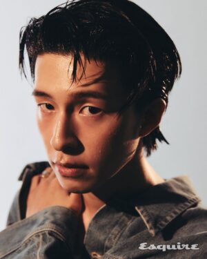 Hong Kyung Instagram - @esquire.korea