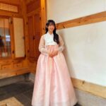 Hong Seo-hee Instagram – 🐰
2023年01月22日
검은 토끼해 새해 복 많이 받으세요🤍
저와 함께해 주시는 모든 분들이 올 한 해 두 마리 토끼 모두 잡는 풍요로운 한 해가 되시기를 응원하고 염원하겠습니다🤍
.
.
.
#2023 #계묘년 #새해 #🐰 #럭키몬스터엔터테인먼트 #반가의한복 #이희종대표님 #감사합니다