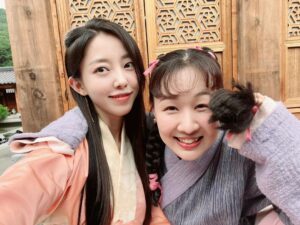Hong Seo-hee Instagram - 🤍
<환혼:빛과 그림자>
오늘 밤 9:10에 만나요🙌🏻
#tvn #환혼 #많관부