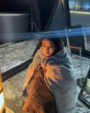 Hong Seo-hee Instagram - 🤍
춥다..오토바이..재미써따...❄️