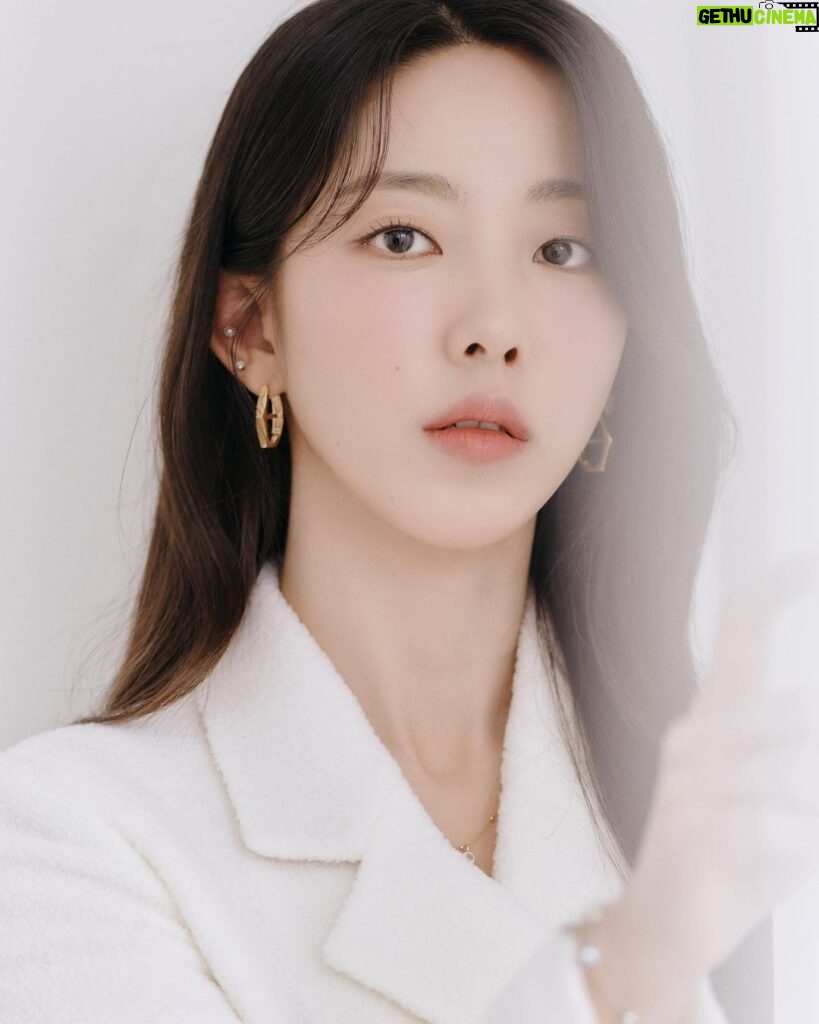 Hong Seo-hee Instagram - 🤍White #화보 #광고 #모델