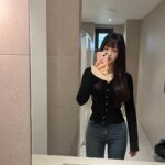 Hong Seo-hee Instagram - 싹뚝. 하고싶다 #기분전환 #victory #🖤