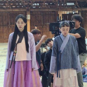 Hong Seo-hee Instagram - 🍀
대장정의 막이 내렸습니다.
그동안 환혼을 사랑해 주신 그리고 윤옥이를 사랑해 주신 모든 분들께 감사드립니다. 여러분 덕분에 1년여간의 시간이 더없이 행복하고 소중했습니다. 다시 한번 진심으로 감사드리며 이만 윤옥이는 물러나겠습니다. 
Good bye 허윤옥🤍🫧🙌🏻