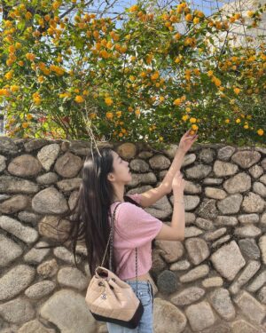 Hong Seo-hee Instagram - 🌼