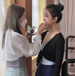 Hong Seo-hee Instagram - 🍀
8월의 싱그러웠던 안나.
이제 곧 만나.
오늘 밤9:50
#kbs #drama #prism
