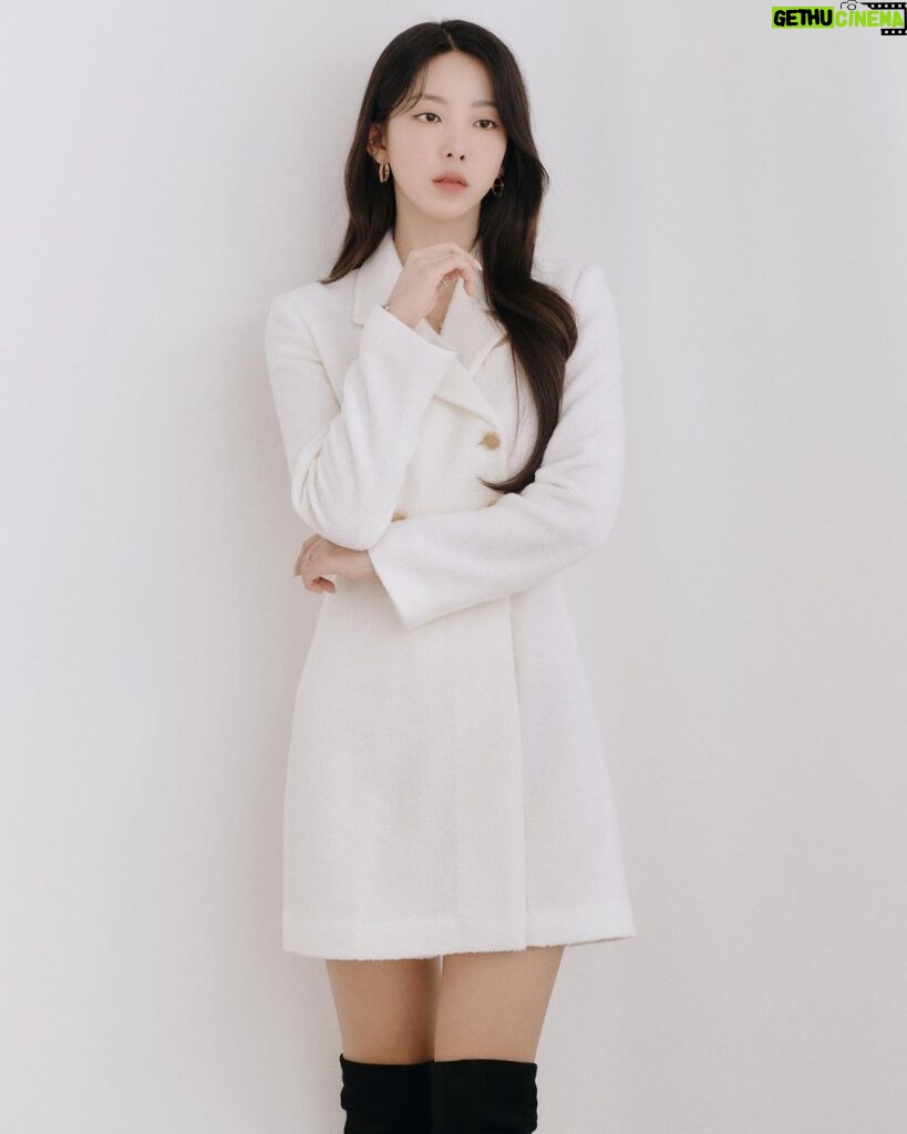 Hong Seo-hee Instagram - 🤍White #화보 #광고 #모델
