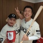 Hong Yun-hwa Instagram – 꺄흥😆😆😆
용사님이랑 시구.시타 하러왔으미유~~!!!
열심히 던져볼게염~~~!!!!⚾️⚾️
.
#떨려떨려
#화이팅‼️
#ssg랜더스