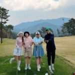 Hong Yun-hwa Instagram - JDB골프대회ㅋㅋㅋ 윤효동 첫 라운딩인데 대박잘침ㅋㅋㅋㅋ 긴장해라 주나. . #제이디비골프대회 #벨라스톤cc⛳️ #캐디님이제일이쁨ㅋ