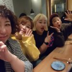 Hong Yun-hwa Instagram - 1차소고기에 2차 아자카야까지ㅋㅋ 은이선배냠 잘먹었습니다아♡♡ 😊😊😊😊😊😊😊 @saru337 @ruruvely @kim_seunghye .. #잘먹었습니다앙 #선배냠의사랑 #기루언니의끝나지않는고기추가 #넘나즐거운♡ #선배냠따봉👍