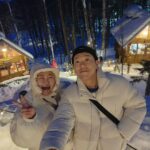 Hong Yun-hwa Instagram – 크하😆 눈이 너무너무 이뻤으미🩵🩵
저희 사진 이뿌게 찍어주신
버스앞자리언니들
가이드언니
뒤에 줄서던 언니들
신호대기하던 언니들
파르페 먹던 언니들
.
많은 관광객여러분 감사합니다유ㅎㅎ
.
#눈이펑펑💙🩵