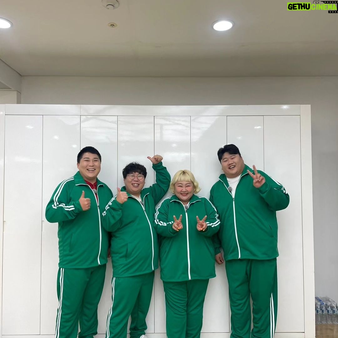 Hong Yun-hwa Instagram - 넘나 잼났던 먹찌빠!!ㅎㅎ 정신이없어서 다같이 사진을 못찍은게 넘 아쉽네유ㅜㅜ 잠시후 먹찌빠에서 함께해유!!!!!😚😚😚 . #덥다더워 #ㅋㅋㅋㅋㅋㅋㅋㅋㅋㅋㅋㅋㅋㅋㅋ