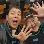 Hong Yun-hwa Instagram - 용사님과 다섯번째 결혼기념일♡ 결혼기념일에 눈이온다면 바로 육개장이지ㅋㅋㅋㅋ😊😊 . #사랑해요킹밍키 #망원동용사님 #망원동손석구 #라뷰뿅❤️