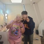 Hong Yun-hwa Instagram - 어머나어머나!!! 무빙을 엄청엄청 잼나게봤는데 샵에서 이정하배우님을 만나다니!!ㅎ 꺄~ 세상에나마상에나!!ㅋㅋㅋㅋ 너무너무너무 반가웠어유!!!!!!😊😊 . #꺄~~~~~~~~~ #오늘무빙또봐야지😆