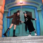 Honoka Akimoto Instagram – .
Ernaちゃんとディズニーハロウィン👻

だいぶ早い段階で前髪くねくねになって
おでこ全開マンになりました🦸

#ディズニー
#ディズニーハロウィン ディズニーランド