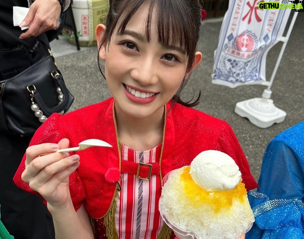 Honoka Akimoto Instagram - . お知らせ💓 NHK名古屋「Uta-Tube」 2週にわたって出演させていただきます♪ 愛知の街を堪能しながら 路上で思い出の楽曲をパフォーマンス💃 11年の思い出に浸って少しおセンチ、、、 と思いきや!ずーーーっと笑ってました🤣 ぜひ観てください♪ ⏰放送日時 9月16日(土)11:15〜 9月23日(土)11:15〜 #NHK名古屋 #utatube #ウタチューブ #TEAMSHACHI 名古屋テレビ塔