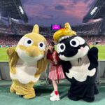 Honoka Akimoto Instagram - . 今年もこの季節が🔥 名古屋グランパス 鯱の大祭典⚽️ 2019年から広報大使を務めさせていただいてますが 年々盛り上がりが増しているのを感じます！ 今日の鹿島戦も勝利🏅 嬉しい〜！！！ #名古屋グランパス #鯱の大祭典 #TEAMSHACHI #鹿島アントラーズ 豊田スタジアム