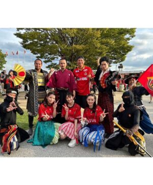 Honoka Akimoto Instagram - .
名古屋グランパス
今年ラストの鯱の大祭典でした⚽️

惜しくも引き分けでしたが
大祭典期間はファミリーの一体感が
より強く大きく感じられます🔥🔥🔥
その一員になれてとっても嬉しい♪

やぐらでのグランパス音頭も楽しかったなぁ☺️
回を重ねるごとに踊りの輪が広がって嬉しかったです💃

#Jリーグ
#名古屋グランパス
#鯱の大祭典
#横浜FC
#TEAMSHACHI

柚姫の分まで応援してきたよー！
ゆっくり休んでね💜