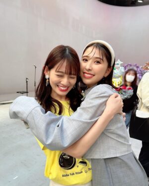 Honoka Akimoto Instagram - .
しおこうじフォーク村
ありがとうございました！
今年も年末の松本隆さん縛り音楽祭
呼んでいただけて嬉しかったです⭐️
ほのさきちぃでの『ハイスクールララバイ』
いかがでしたか😊😊😊？
練習から楽しくて仕方ない曲でした🤭
このあと23時から見逃し放送もあります♪
ぜひ観てください💓

#しおこうじ #フォーク村
#スタプラ #idol
#秋本帆華
