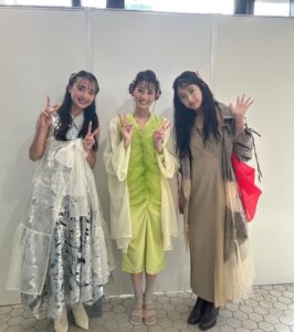 Honoka Akimoto Instagram - . 昨日のお写真どーーーーーん！！！！ 矢吹奈子ちゃん 笑顔と声が本当に素敵！ピンクのドレスがとっても似合ってました💓 ニューヨークさん 会場を笑いで盛り上げていて私もずっとケラケラ笑ってました🤣 ももなちゃん リアルお人形さん😳最近会う頻度高すぎて嬉しいっ💕 ひかるん・かれん君 やっぱりライブすごい！かっこいいと可愛いを併せ持つ東北産に感動してました🥹 愛来 顔小さくて脚長すぎてびっくりしちゃった！！！(一緒にTikTok撮ったのでどこかで上がるかも…🤭) 真中まなちゃん 空き時間一緒に行動して昨日で更に仲良くなれました🩵シャチを好きでいてくれてありがとう✨ 大森莉緒ちゃん 13月の女の子ぶりに会えました🤭可愛さと綺麗さ増してた〜！ 稲場愛香ちゃん 待ち時間、気さくに話しかけてくださって嬉しかったです♪美しい… 斉藤円香ちゃん・北原ももちゃん ランウェイ中の表情がとってもかっこよくて素敵でした✨ #アイドルランウェイコレクション #IRC_TGC アルバムがキラキラで溢れてます🤩
