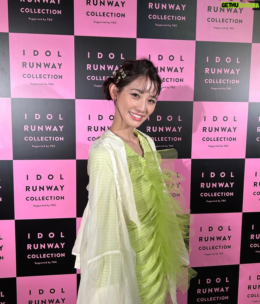Honoka Akimoto Instagram - . アイドルランウェイコレクション Supported by TGC ありがとうございました☺️💚 普段とは雰囲気の違う素敵な衣装とメイクで ランウェイを歩くことができて嬉しかったです✨ 貴重な経験をさせていただきました💓 いろんな方とお写真撮っていただいので 次の投稿で沢山載せます♪ #アイドルランウェイコレクション #IRC_TGC 国立代々木競技場 第二体育館