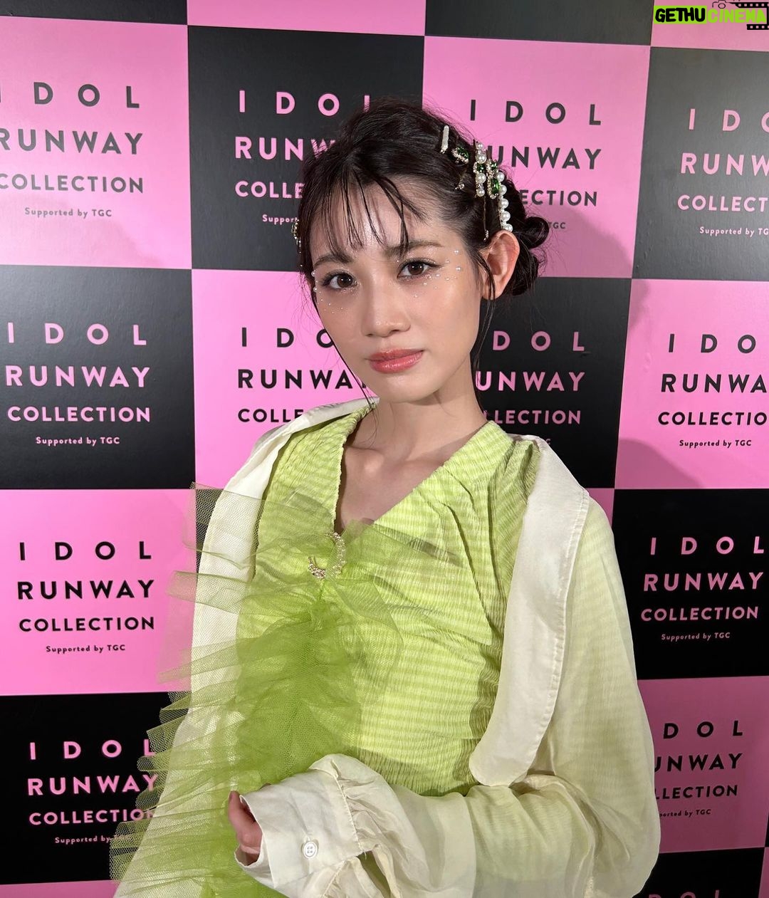 Honoka Akimoto Instagram - . アイドルランウェイコレクション Supported by TGC ありがとうございました☺️💚 普段とは雰囲気の違う素敵な衣装とメイクで ランウェイを歩くことができて嬉しかったです✨ 貴重な経験をさせていただきました💓 いろんな方とお写真撮っていただいので 次の投稿で沢山載せます♪ #アイドルランウェイコレクション #IRC_TGC 国立代々木競技場 第二体育館