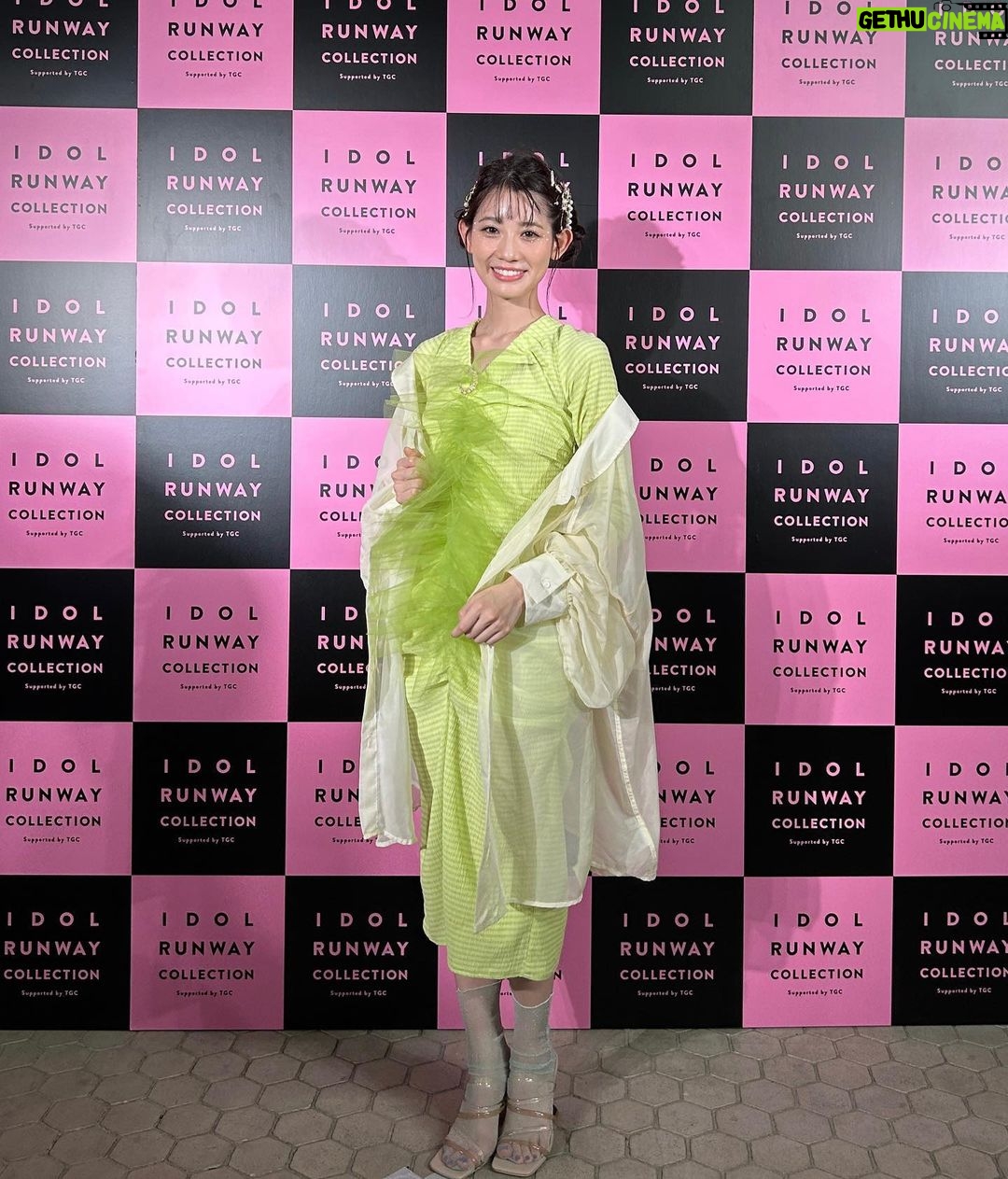 Honoka Akimoto Instagram - . アイドルランウェイコレクション Supported by TGC ありがとうございました☺️💚 普段とは雰囲気の違う素敵な衣装とメイクで ランウェイを歩くことができて嬉しかったです✨ 貴重な経験をさせていただきました💓 いろんな方とお写真撮っていただいので 次の投稿で沢山載せます♪ #アイドルランウェイコレクション #IRC_TGC 国立代々木競技場 第二体育館