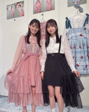 Honoka Akimoto Instagram - .
@milk__official_ さんの展示会へ行ってきました🍼
ひなりちゃんとおそろコーデして
キャッキャしてました☺️💓

可愛いお洋服を着ると気分が上がります♪