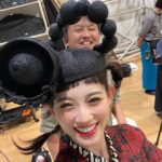 Honoka Akimoto Instagram - . 和服大好き☺️💓 Model @honoka_akimoto_official @nao_sakura_official Photograph @junichirosuzuk Hair & Make @kind_motoko @kind_nakag Headpiece @susokofun Produce @kimono__kind @takashihida Kimono Coordination @emon.kimono_official Kimono Dressing Hiromi Suganami Art direction @nishiokapencil_official 飛田さん！ ありがとうございました✨