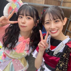 Honoka Akimoto Instagram - .
春のスターダストスペシャルライブ⭐️

大分・城島高原！！！！
本当に素敵な場所♪

とき宣ちゃんとのコラボ
楽しかったなぁ〜💓可愛かったなぁ〜💓

そして
本日発表になりました！
6.28発売2nd EP「AWAiTiNG BEAR」
全曲、松隈ケンタさんに作っていただきました♪
お楽しみにーーー🤭

#超ときめき宣伝部
#TEAMSHACHI
#シャチとき宣城島
#シャチ松隈