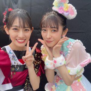 Honoka Akimoto Instagram - .
春のスターダストスペシャルライブ⭐️

大分・城島高原！！！！
本当に素敵な場所♪

とき宣ちゃんとのコラボ
楽しかったなぁ〜💓可愛かったなぁ〜💓

そして
本日発表になりました！
6.28発売2nd EP「AWAiTiNG BEAR」
全曲、松隈ケンタさんに作っていただきました♪
お楽しみにーーー🤭

#超ときめき宣伝部
#TEAMSHACHI
#シャチとき宣城島
#シャチ松隈