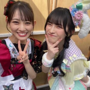 Honoka Akimoto Instagram - .
春のスターダストスペシャルライブ⭐️

大分・城島高原！！！！
本当に素敵な場所♪

とき宣ちゃんとのコラボ
楽しかったなぁ〜💓可愛かったなぁ〜💓

そして
本日発表になりました！
6.28発売2nd EP「AWAiTiNG BEAR」
全曲、松隈ケンタさんに作っていただきました♪
お楽しみにーーー🤭

#超ときめき宣伝部
#TEAMSHACHI
#シャチとき宣城島
#シャチ松隈