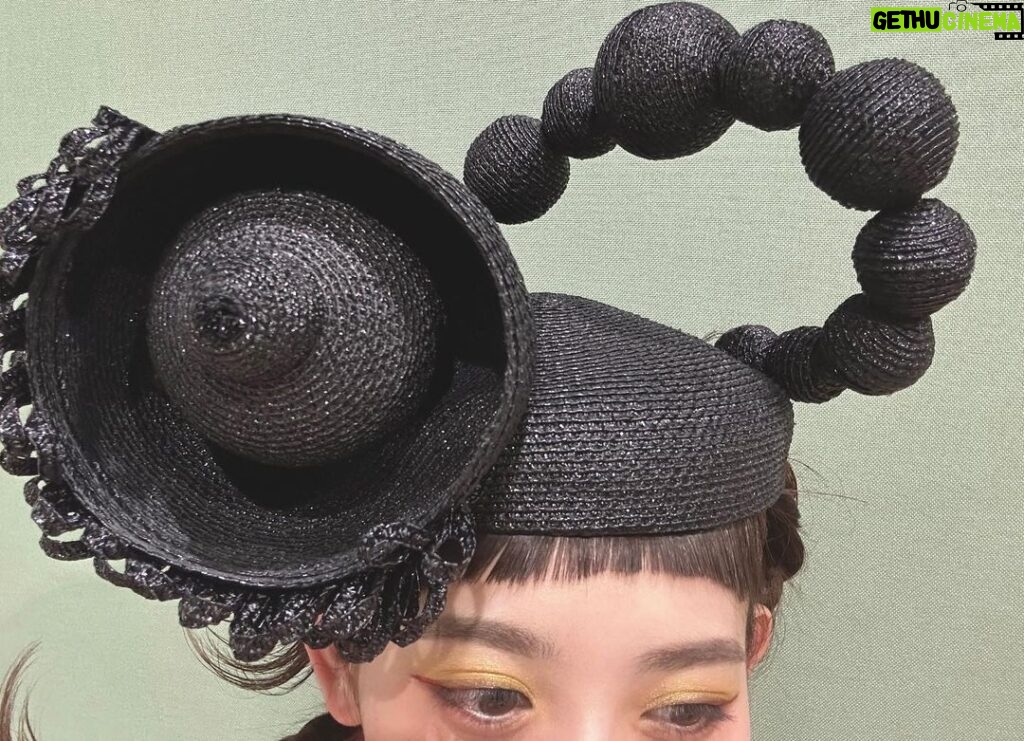 Honoka Akimoto Instagram - . ちらっ💓 とーっても素敵なヘアメイクと衣装で 作品撮りをしました…♪ 全体像お楽しみに🤭