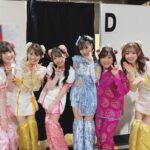 Honoka Akimoto Instagram - . あけましておめでとうございます🐲 ももいろ歌合戦 ありがとうございました✨ 2023年ラスト！ 大きな舞台で「沸き曲」 披露できて嬉しかったです🔥 アイドルメドレーも楽しかったー🐼 偉大な先輩の凄さを間近で見て パワーとやる気と笑顔が溢れてきました！ 2024年、飛躍の一年にするぞ〜🐉 #ももいろ歌合戦 #ももいろクローバーZ さん #TEAMSHACHI いろんな方とお写真撮っていただきました💓 横浜アリーナ