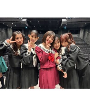 Honoka Akimoto Instagram - .
中学14年生(？)
秋本帆華です👶🏻

#秋田分校
ありがとうございました👹
秋田の皆さん優しすぎて
ライブとっても楽しかったです♪
えまちゃんと「君にぴったりな歌」
一緒に披露できて感慨深かったなぁ✨

前日から秋田入りして美味しいもの沢山食べて
秋田のことが更に大好きになりました🌾💓
また来れますように♪

#ABS秋田放送さんありがとうございました！
#校長ありがとうございました🥸