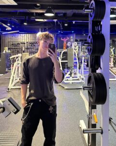 Hoshi Instagram -